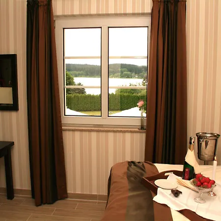 Отель Waldhotel